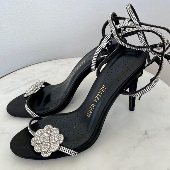 AKIRA AZALEA WANG RHINESTONE FLOWER SANDAL BLACK NEW, 7.5 - Picture 4 of 4